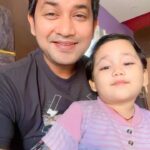 Aseema Panda Instagram - Back to back trending songs for you all❤️😍. Dil hela kut kuta 💥🎵🎶 #satyajeetpradhan #trending #trendingreels #trendingoninstagram #aseemapanda #unica #fatherdaughter #satyajeetpradhanreels #reels #viralreels #trendingsongs