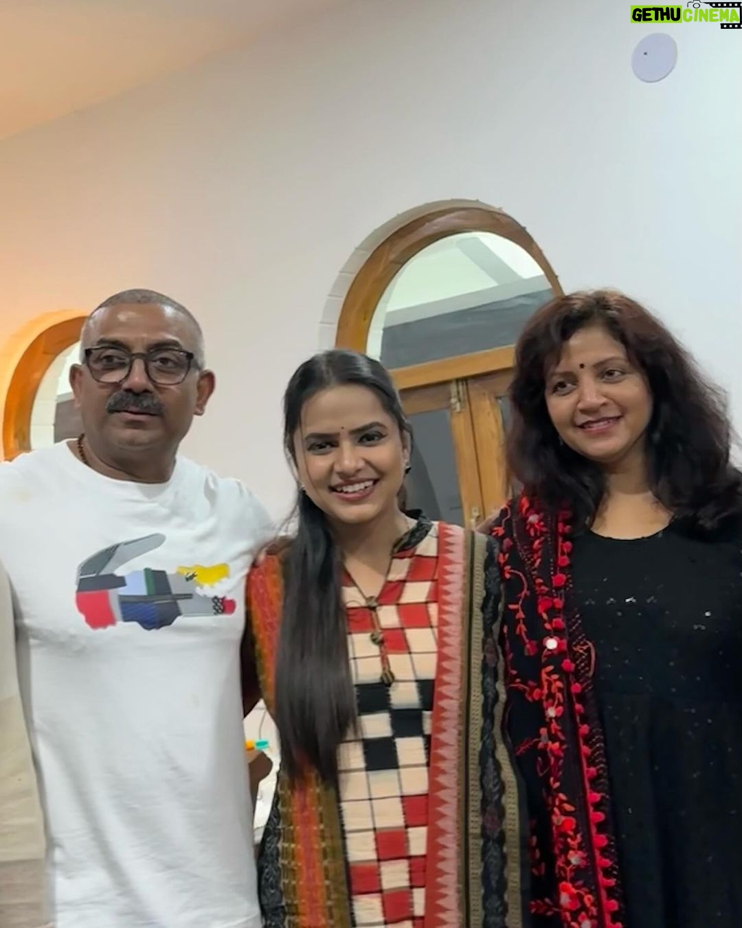 Aseema Panda Instagram - Happiest Birthday to the best ever person I’ve ever met in the entire the world. 🌍 I love you so much mummmaa … l😘😘😘 @ritanjalipattnaikray 🎂🎊❤️