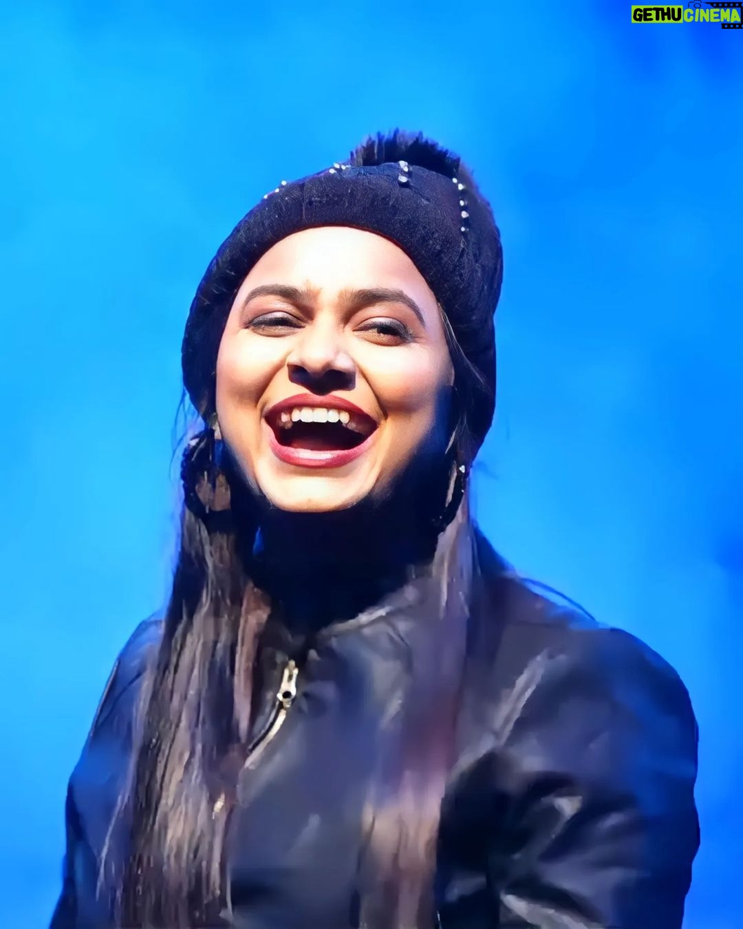 Aseema Panda Instagram - MAITAPUR STAGE SHOW❤️🥰 . @aseema_panda mam😍 . #we_love_aseema #aseemapanda #aseema_panda #odiasinger #maitapurmahotsav #singer #odiasong