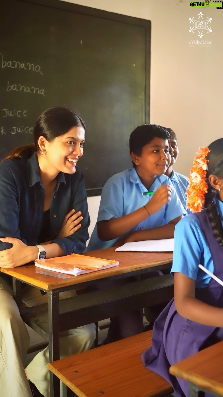 Asha Bhat Instagram - eVidyaloka ❤️ To educate- Anywhere, Anytime. Being an ambassador of eVidyaloka is all together a different experience! It’s been a golden opportunity to connect with young, passionate students. Reliving their childhood and joining them in daily activities, from classroom theories to sports on the ground. We are all learning teamwork and brainstorming together to nurture a holistic personality! 📚🏀 #EducationMatters #digitaleducation