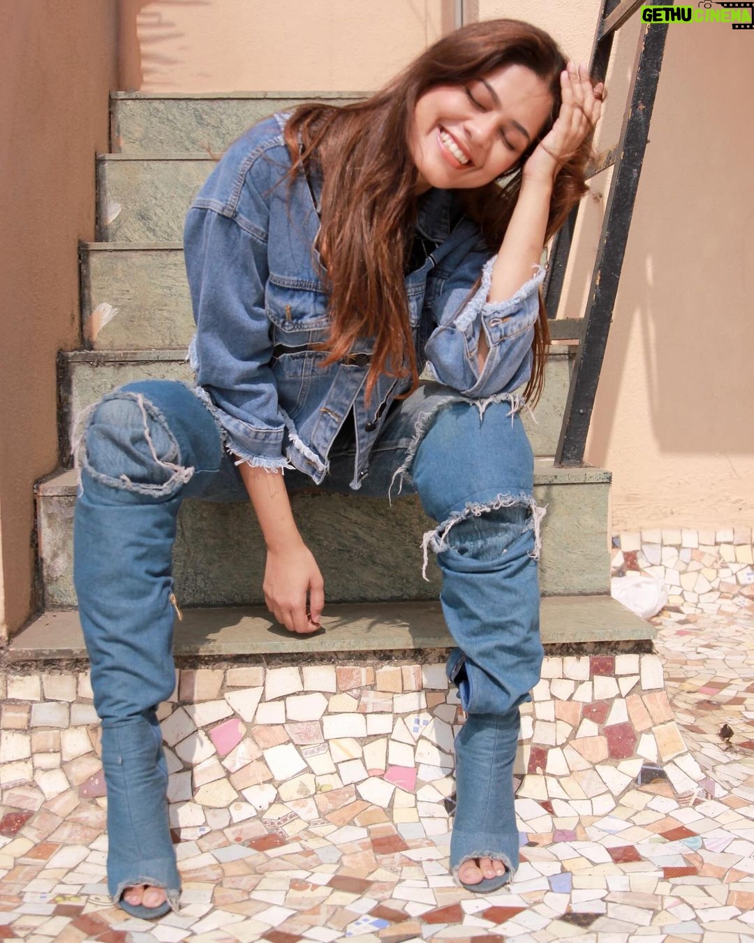 Asha Bhat Instagram - The Denim issue .. 📸 @arissakhan ❤️ @_purple_paisley_ ✨