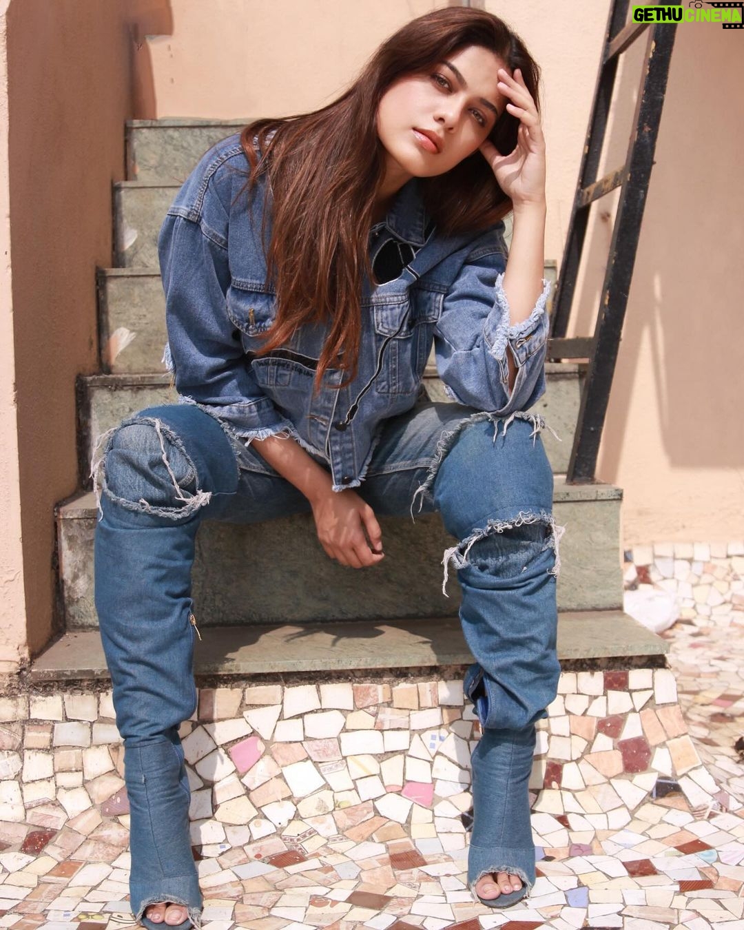 Asha Bhat Instagram - Through the lens of my super talented, uber gorgeous bestie @arissakhan πΈβ€οΈ Wearing @_purple_paisley_ β¨ππ»ββοΈ