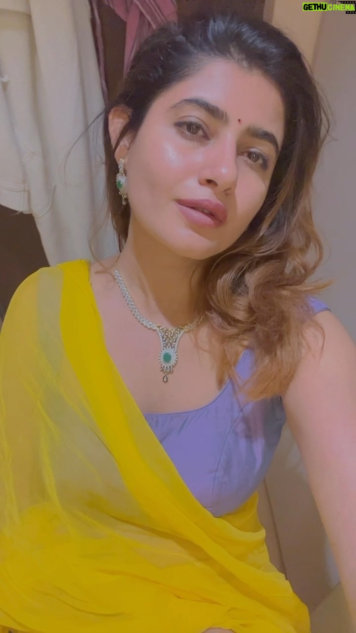 Ashima Narwal Instagram - Saree for Diwali! 🪔 🌸 Ashima Happy Diwali 🪔 🌬️🍂📝 Miss Sydney Australia Elegance & Miss India Global #misssydneyelegance #misssydney #ashimanarwal😎 #tgif #ashimaxfam #ashimanarwal #ashima #ashimanarwalhot #travelette #diwali2023 #dhanteras #dubaitourism #influencersparis #apdhillon #sandalwood_official 🇦🇪 #luxurylivings #ig_ashima #dubaiinfluencer #dubaiinfluencers #dubaidesigner #oldhindisongs #ig_banglore #indianfestivals #kollywoodactresses #kollywoodqueen #tollywoodactresses #ᴛᴏʟʟʏᴡᴏᴏᴅ #tollywoodactor #goldenheroine Hyderabad