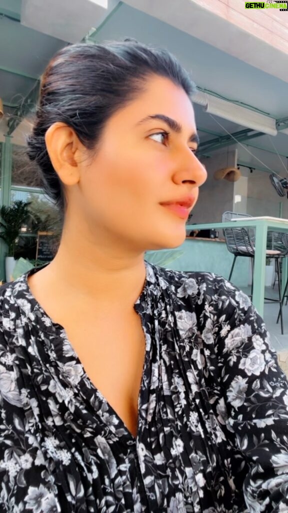 Ashima Narwal Instagram - Friday vibes!