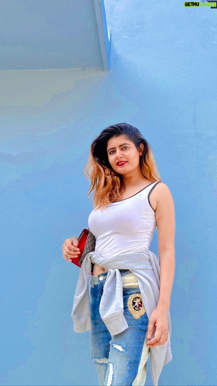 Ashima Narwal Instagram - Love Ashima #ashima #ashimanarwal #december #ashimanarwalsaree#tollywoodactress #kollywoodactress #ᴛᴏʟʟʏᴡᴏᴏᴅ #kolllywoodmovies #misssydney #misselegance #winterstyle ##rohtakcity #goldenhair #winterdiaries #ig_india #ig_channai #ig_banglore #ig_mumbai #wintersofindia #journeys #journeyindia #indiansunsets #dusk #roadsofindia India