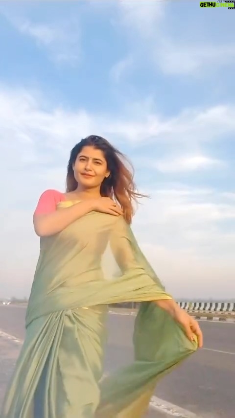 Ashima Narwal Instagram - Dil hai Chota sa! Love 💕 Ashima #ashima #ashimanarwal #december #ashimanarwalsaree#tollywoodactress #kollywoodactress #ᴛᴏʟʟʏᴡᴏᴏᴅ #kolllywoodmovies #misssydney #misselegance #winterstyle ##rohtakcity #goldenhair #winterdiaries #ig_india #ig_channai #ig_banglore #ig_mumbai #wintersofindia Rohtak - The Heart of Haryana