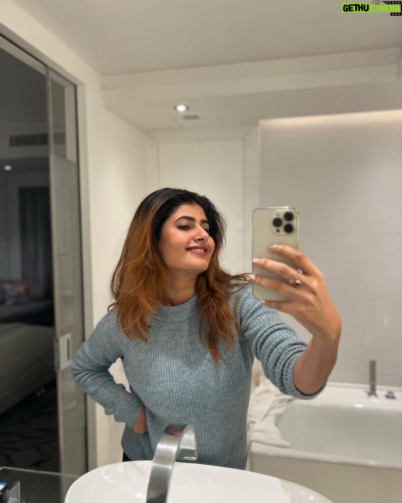 Ashima Narwal Instagram - One of the most beautiful! The hotel is beautifully designed and the rooms are so elegant! Love Ashima Le Méridien Gurgaon, Delhi NCR