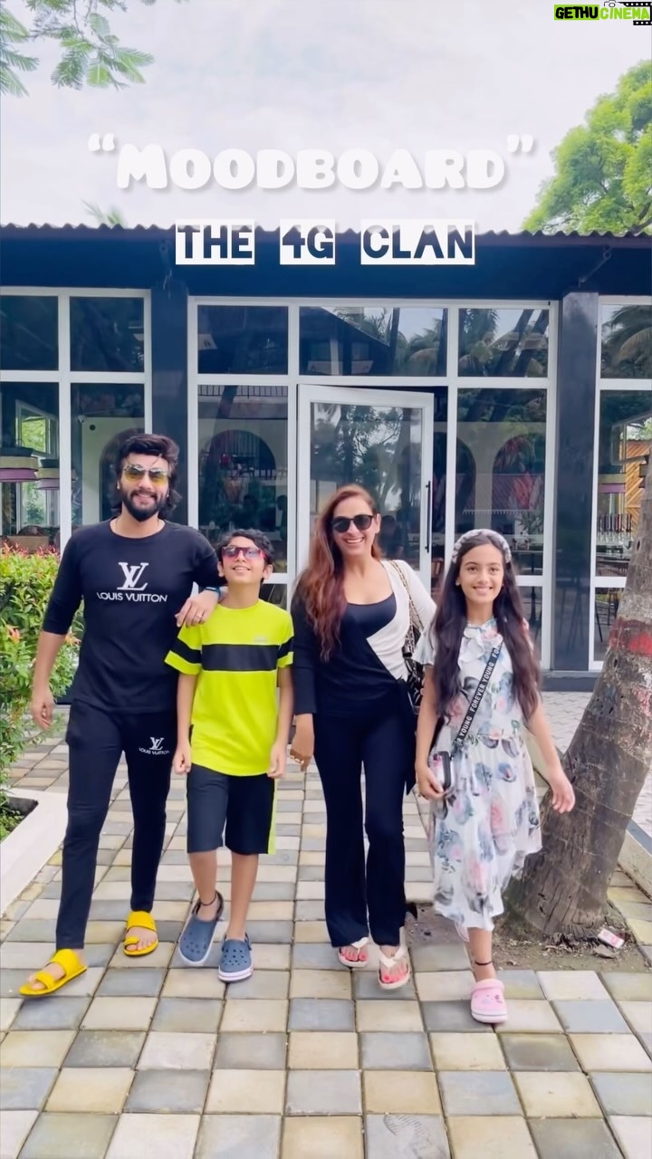 Ashita Dhawan Instagram - Walking into the weekend:The 4G Clan🫶 #familygoals . . #tgif #weekend #mood #the4Gclan #Gulabaniclan #wearefamily #alwaysandforever So what are ur plans this weekend?