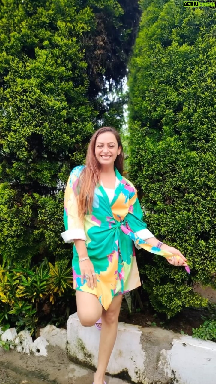 Ashita Dhawan Instagram - Ek Pal ka Jeena🌹 #jeenaisikanaamhai . . Wearing this casual,stylish & vibrant dress by @thefashion.tribe ❤️ . . #thefashiontribe #aahitadhawan #dabbangdhawan #dhawanswhoarehappy #vibrant #colourful #green #comfortable #ootd #sundaymood #sundayvibe