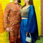 Ashita Dhawan Instagram - This Song and You ❤️ .. Nainon pe hum dil haaree hai 😍 . . #partnerincrime #husbandandwife #wifey #diwali #festivaltime #light #love #traditional #festivaloflights 💡