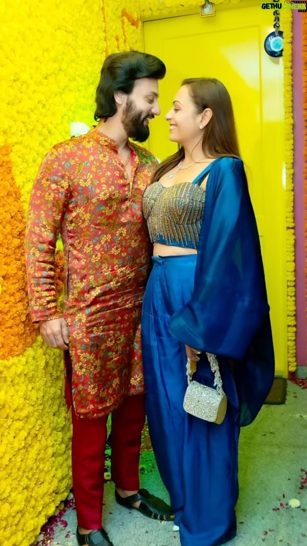 Ashita Dhawan Instagram - This Song and You ❤️ .. Nainon pe hum dil haaree hai 😍 . . #partnerincrime #husbandandwife #wifey #diwali #festivaltime #light #love #traditional #festivaloflights 💡