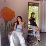 Ashita Dhawan Instagram - Koi puche toh bataa dena😉 . . #friends #coactors #dancelover #dancereel #welovedancing #dancedance #danceislife #aditishetty #ashitadhawan #dabbangdhawan #dhawanswhoarehappy #dhawanandonly #foresthills #tala #reel #instagram