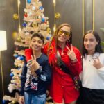 Ashita Dhawan Instagram - All I want for Christmas is to be able to give a wonderful life to my children,Always & Forever❤️ May we all be healthy,wealthy,rich,wise & happy. Merry Christmas Happy People 🎄🎁🧑‍🎄 May Santa take all your worries away and turn them into miracles😅 Type “I NEED A MIRACLE”, if u believe in Santa🎅 . . #ineedamiracle #merrychristmas #ashitadhawan #dabbangdhawan #dhawanandonly #dhawanswhoarehappy #love #happiness #alwaysandforever #christmas #phoenixmarketcity