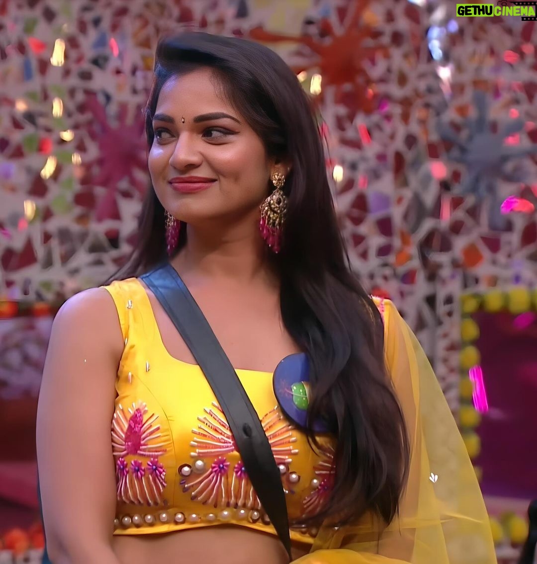 Ashwini Sree Instagram - Her dimpled smile dazzles, a queen in simplicity ๐ธ Costume by : @vastrabhinaya #BiggBoss #BiggBossTelugu #BiggBoss7Telugu #BiggBossSeason7 #BiggBoss7TeluguUpdates #DisneyplusHotstar #Hotstar #Starmaa #Trending #TrendingReels #Explore #Viral #ViralReels #Instagram #biggboss #biggboss7telugu #starmaa #maa #ashwiniisree #ashwini #Arabianhorse #sree