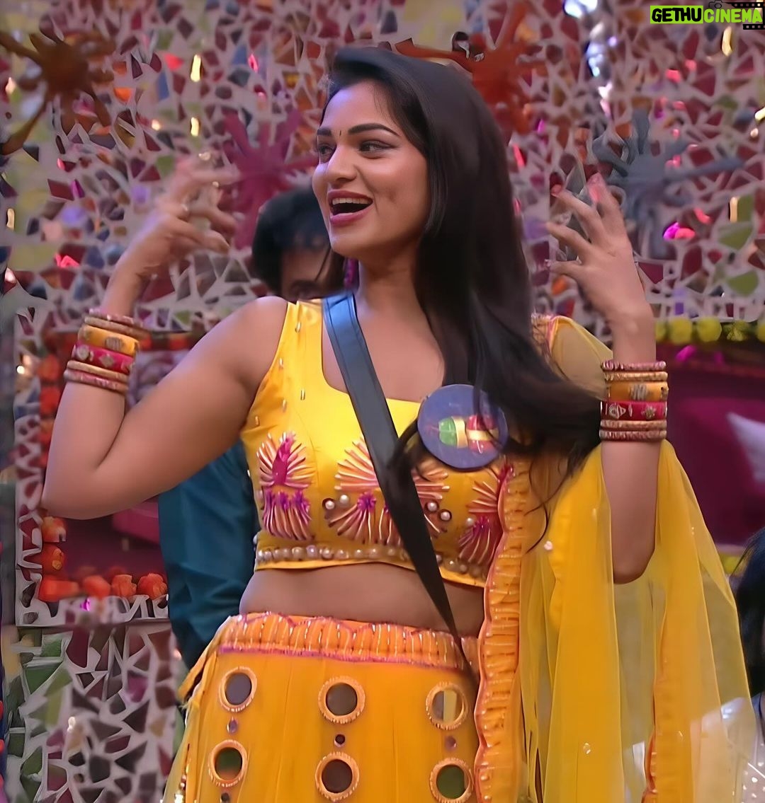 Ashwini Sree Instagram - Her dimpled smile dazzles, a queen in simplicity ๐ธ Costume by : @vastrabhinaya #BiggBoss #BiggBossTelugu #BiggBoss7Telugu #BiggBossSeason7 #BiggBoss7TeluguUpdates #DisneyplusHotstar #Hotstar #Starmaa #Trending #TrendingReels #Explore #Viral #ViralReels #Instagram #biggboss #biggboss7telugu #starmaa #maa #ashwiniisree #ashwini #Arabianhorse #sree