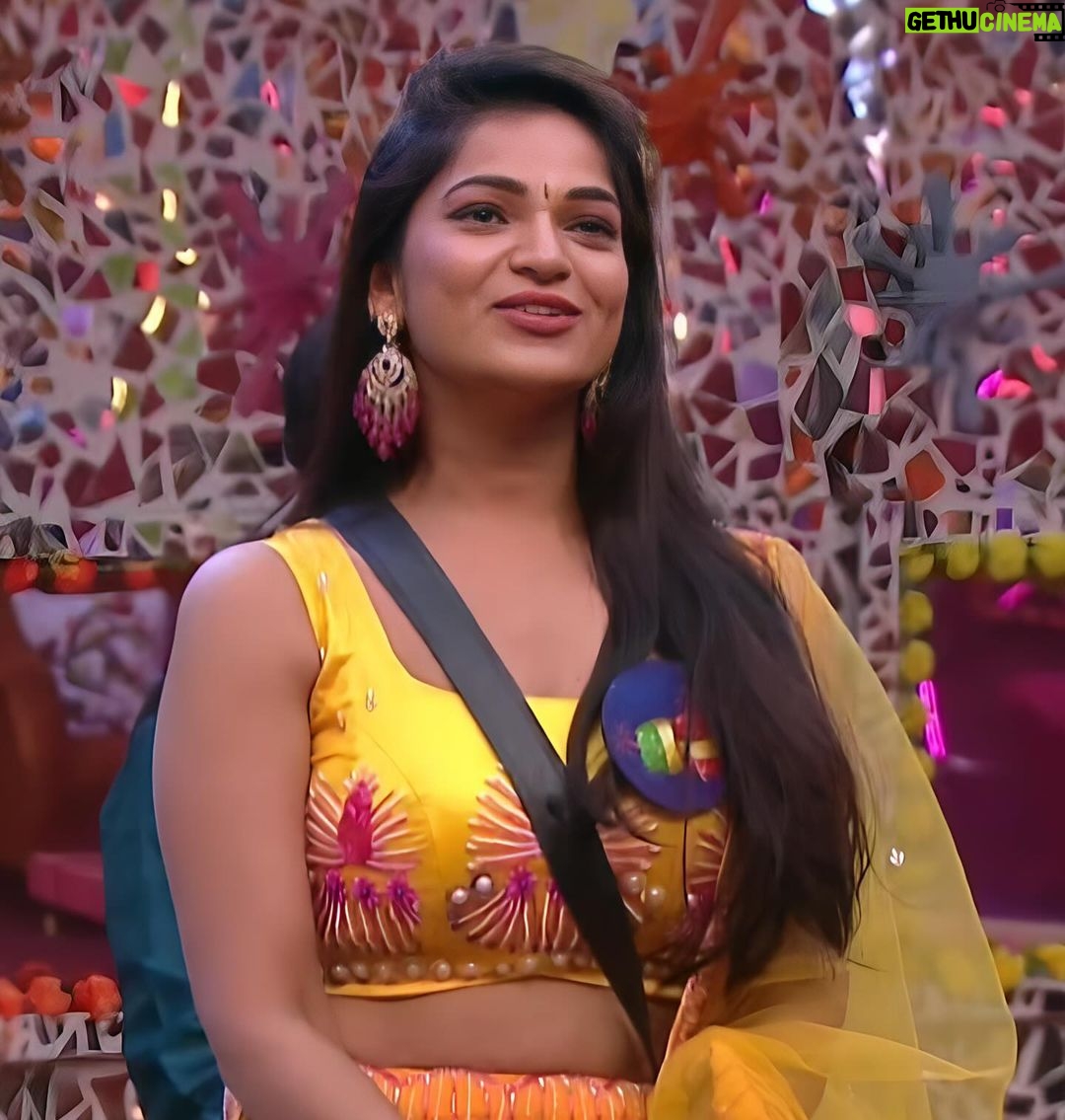 Ashwini Sree Instagram - Her dimpled smile dazzles, a queen in simplicity ๐ธ Costume by : @vastrabhinaya #BiggBoss #BiggBossTelugu #BiggBoss7Telugu #BiggBossSeason7 #BiggBoss7TeluguUpdates #DisneyplusHotstar #Hotstar #Starmaa #Trending #TrendingReels #Explore #Viral #ViralReels #Instagram #biggboss #biggboss7telugu #starmaa #maa #ashwiniisree #ashwini #Arabianhorse #sree