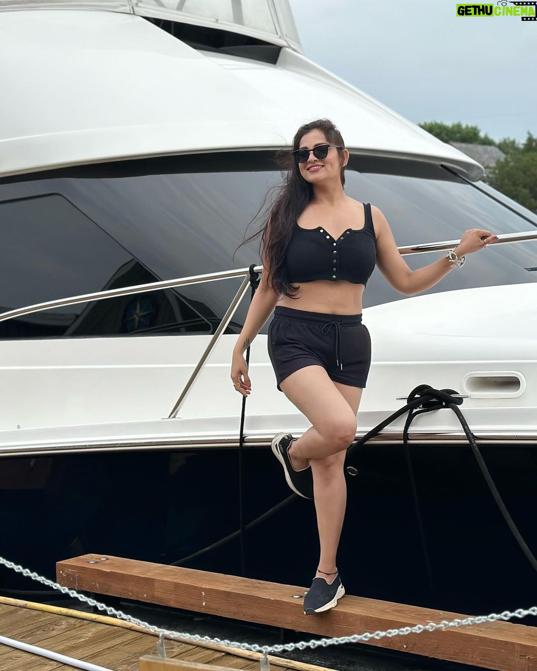 Ashwini Sree Instagram - Fresh air🔥fresh vibes🐎 #fresh #air #freshvibes #holiday #holidays #black #bigboss #bigboss7 #bigbosstelugu #bigboss7telugu #ashwini #ashwinisree #ashwinisree #pose #positivevibes #positivity #tollywood #tollywoodactress #actor #actorslife #dimple #ashu #noedit #happy #explorepage