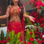 Ashwini Sree Instagram - Flowers 🌺 makes me happy❤️😍🤗😘 #flowers #bigboss #bigboss7 #bigbosstelugu #bigbosstamil #bigboss13 #live #love #family #trending #tflers #photography #portraitphotography #lifecoach #loveislove #tbt❤️ #yoga #youtube #explorepage #explore #fitness #followforfollowback #followers #followｍe #reelsinstagram #reels