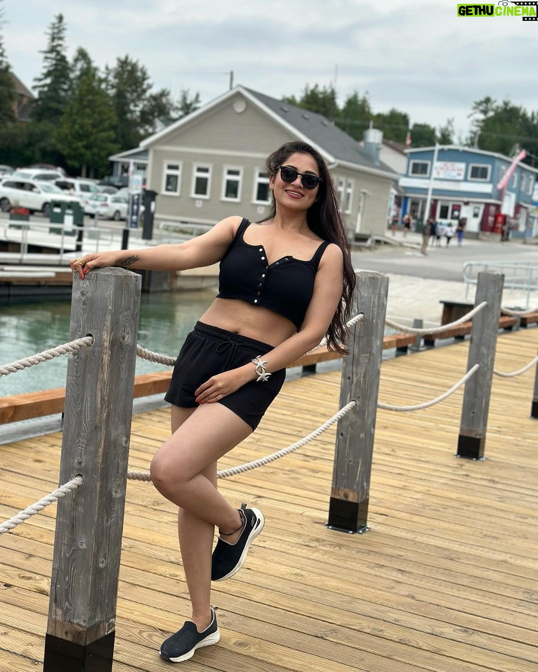 Ashwini Sree Instagram - Fresh air🔥fresh vibes🐎 #fresh #air #freshvibes #holiday #holidays #black #bigboss #bigboss7 #bigbosstelugu #bigboss7telugu #ashwini #ashwinisree #ashwinisree #pose #positivevibes #positivity #tollywood #tollywoodactress #actor #actorslife #dimple #ashu #noedit #happy #explorepage