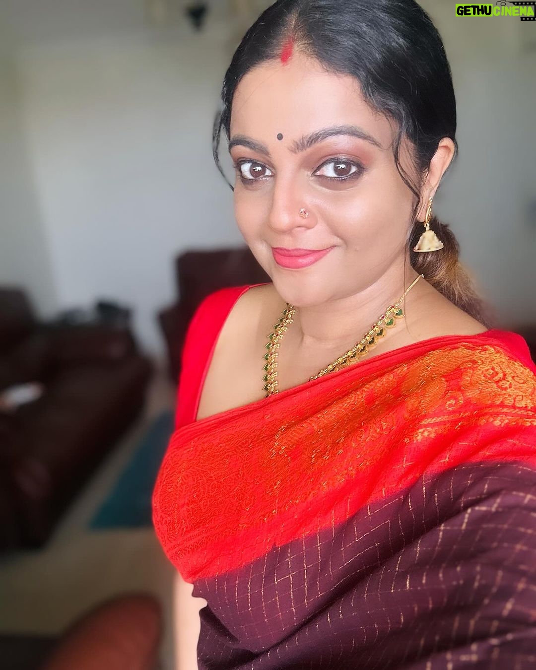 Aswathy Sreekanth Instagram - Happy Diwali dears 🥰🥰🥰