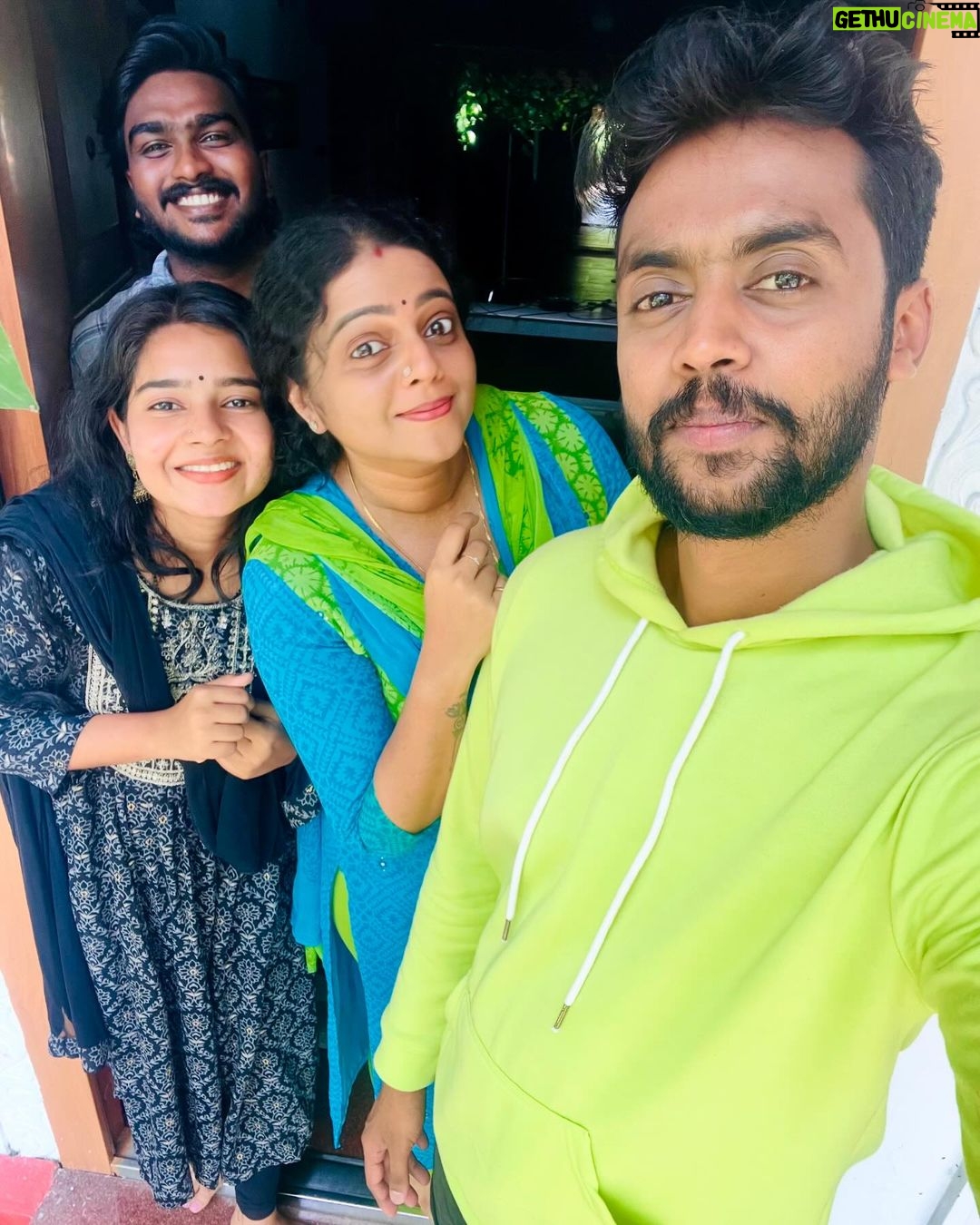 Aswathy Sreekanth Instagram - Be cool ✨✨ Location fun ❤️❤️🥰