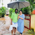 Aswathy Sreekanth Instagram - Rainy day outdoor shoot 😀 @s.psreekumar @mirai_byrithu #chakkappazham #plavilaveed