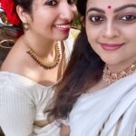 Aswathy Sreekanth Instagram – One in a million kind of friends 🥰🥰🥰 I love you sooooo much and u know that 😘😘😘😘 Happy birthday my darling @sandya_nra