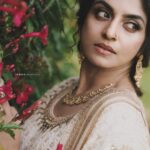 Athmiya Instagram - One Full moon day 🌕 ❤️ 📸 @sameeh_photography 👗 @nimo_designer_studio 💄 and hair @_sapnas_makeover Accessories @parakkat_jewels Styling @m_uhammed_sap Location @ekanthaala