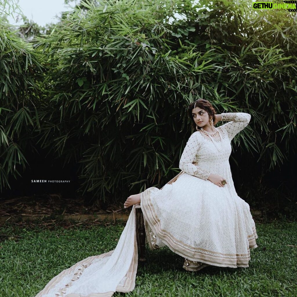 Athmiya Instagram - 🌱🤍 @sameeh_photography @_sapnas_makeover @nimo_designer_studio @m_uhammed_sap @parakkat_jewels @ekanthaala