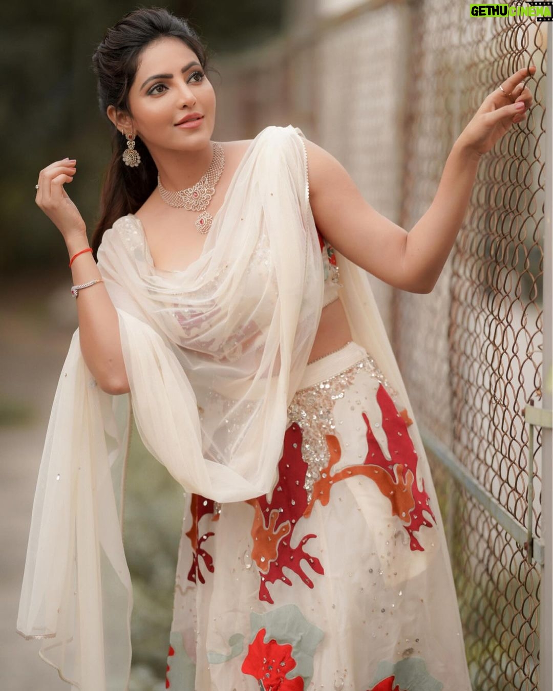 Athulya Ravi Instagram - 🤍🤍 #god #goals #growing #glow ✨ 👗 @sahilkochharofficial Stylist @manogna_gollapudi M&H @arupre_makeup_artist Clicked @camerasenthil Jwelry @aviradiamonds