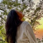 Aurra Bhatnagar Badoni Instagram - 🌈✨🤍 don’t let the colours fade 🌈✨🤍 #aurra #aurrabhatnagarbadoni #dance #dancereels #dancechallenge #dancing #instagood #instagram #instalike #instareels