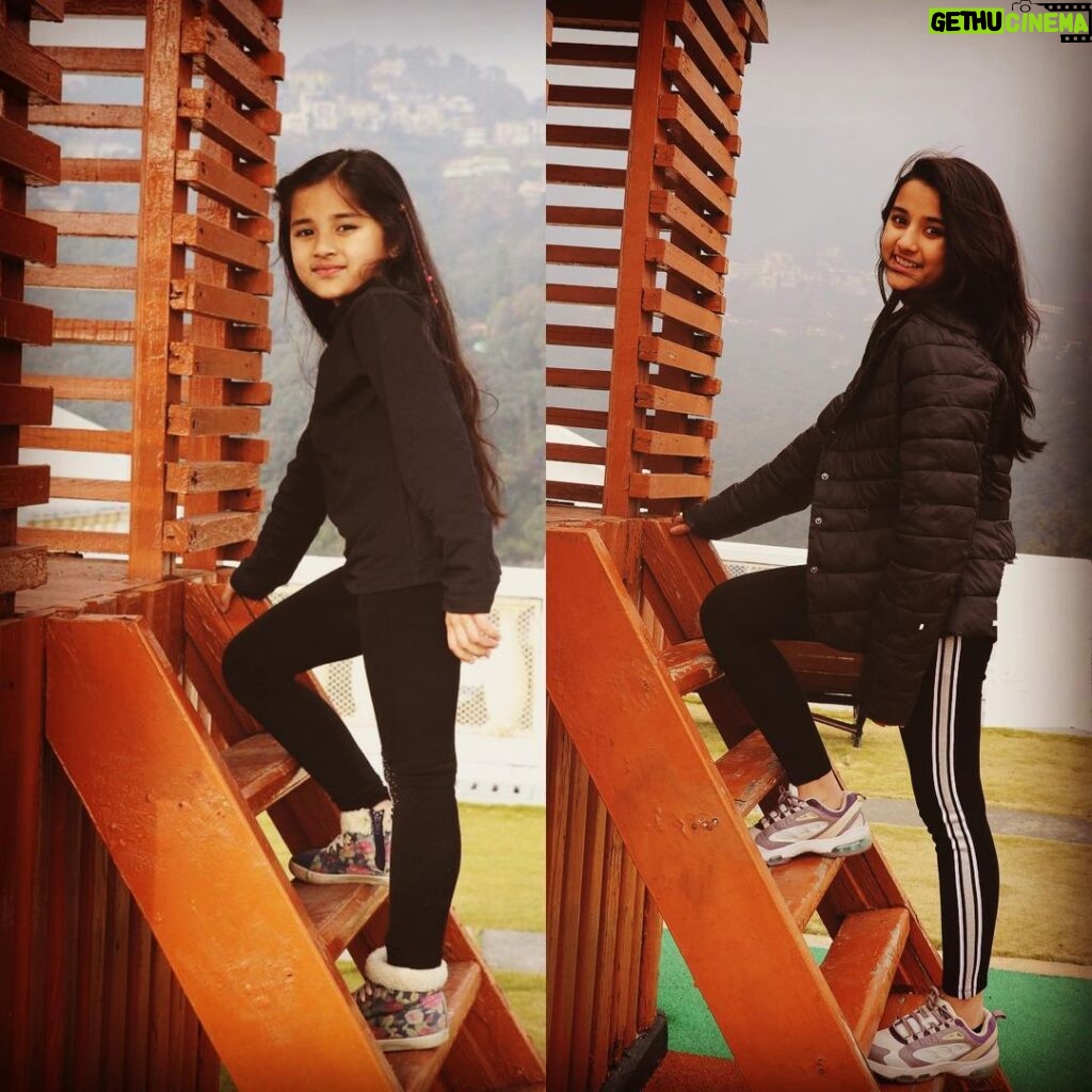 Aurra Bhatnagar Badoni Instagram - 🥰✨I'm just trying to stay within myself every day and keep going.🥰✨ #oldpic #oldpicvsnewpic #aurra #aurrabhatnagarbadoni #lovemyself #love #loving #smallme #memories #memoriesforlife JAYPEE MANOR RESIDENCY,MUSSORIE