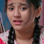 Aurra Bhatnagar Badoni Instagram - Kya nibhaa paayegi Durga apna diya wada? 😲 Dekhiye #DurgaAurCharu, Thurs-Sun raat 9.30 baje, sirf #Colors par. #VootReels @aurrabhatnagarbadoni