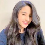 Aurra Bhatnagar Badoni Instagram - ✨If you be the cash 💵 I’ll be a rubber band ✨ #surething #aurrabhatnagarbadoni #trending #insta #instagram