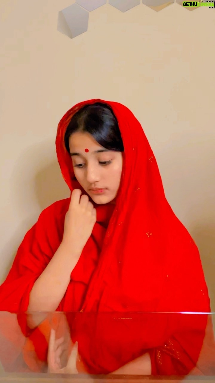 Aurra Bhatnagar Badoni Instagram - AAP humko sensuous kar rahe hai 😂 #comedy #funnyvideos #funnyreels #fun #bhabhijigharparhai #instagood #instagram #instamood #insta #reelitfeelit #reelsinstagram #reelsvideo