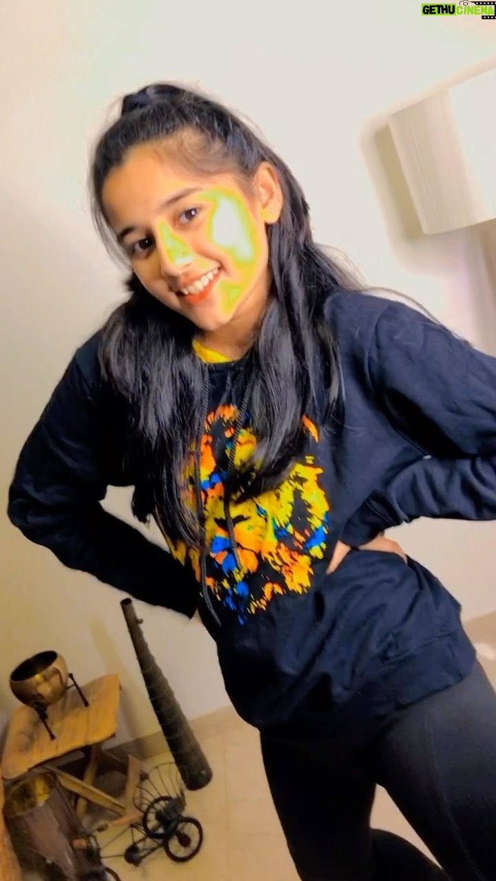 Aurra Bhatnagar Badoni Instagram - Celebrate Pathan movie “Jhoome jo pathaan 🖤 #jhoomejopathaan #pathaan#YRF50 #instagood #instalike #dancereels #dancechallenge Mumbai, Maharashtra