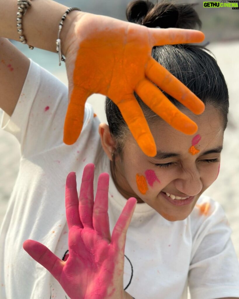 Aurra Bhatnagar Badoni Instagram - Wishing You A Colorful Day A Colorful Life.” ...happy holi 🌈