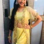 Aurra Bhatnagar Badoni Instagram - Celebrating Ganesh utsav 🙏on colors ....✨✨#colorstv #ganeshutsav Mumbai, Maharashtra
