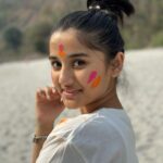Aurra Bhatnagar Badoni Instagram - Wishing You A Colorful Day A Colorful Life.” ...happy holi 🌈