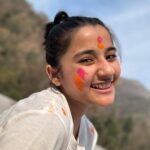 Aurra Bhatnagar Badoni Instagram - Wishing You A Colorful Day A Colorful Life.” ...happy holi 🌈
