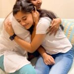 Aurra Bhatnagar Badoni Instagram - Some bonds are forever 🫶🫶🫶 My mishti doi @aurrabhatnagarbadoni #durgaaurcharu