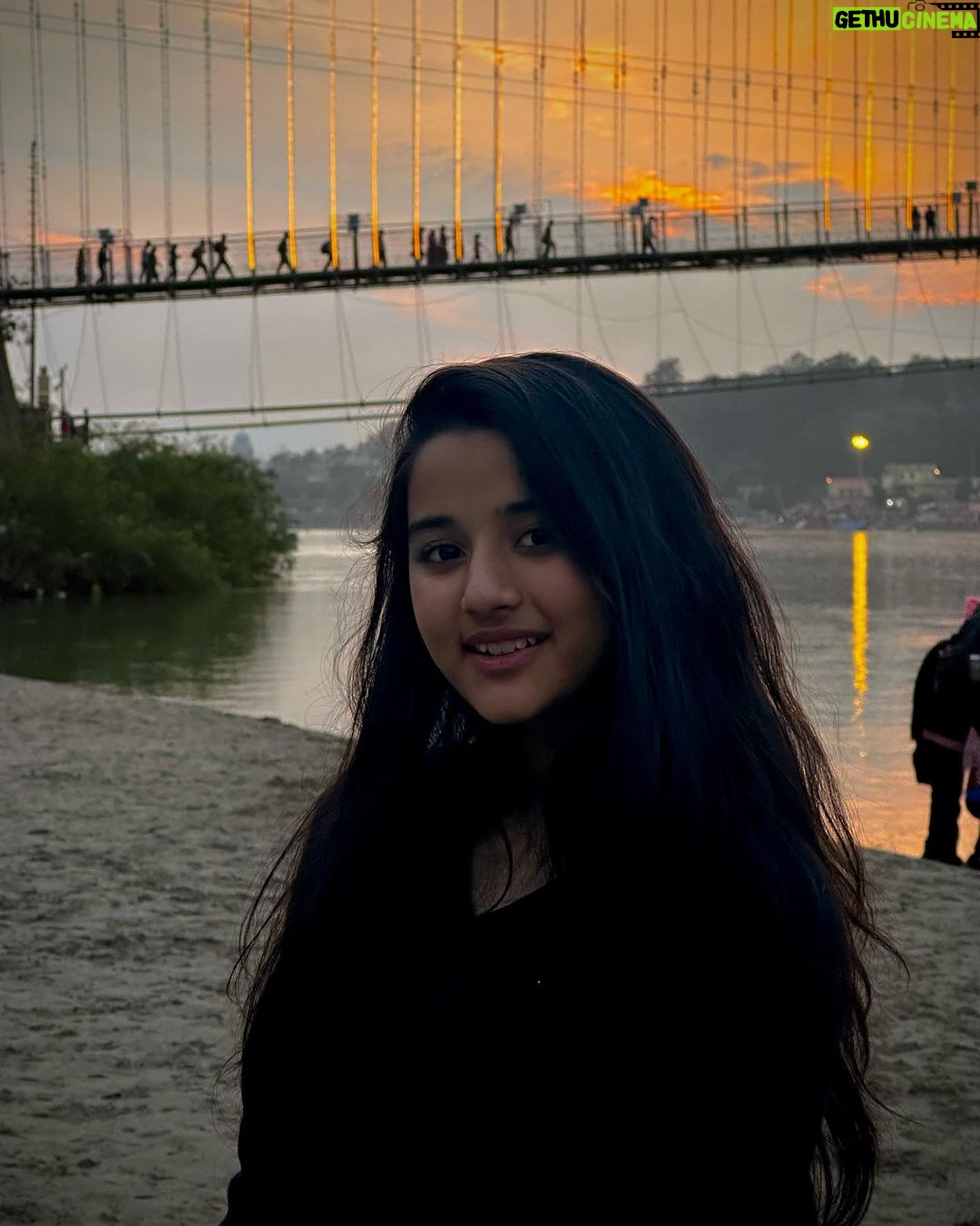 Aurra Bhatnagar Badoni Instagram - A picture 📸 worth a thousand sunlit moment ☀️✨ Ram Jhula, Rishikesh