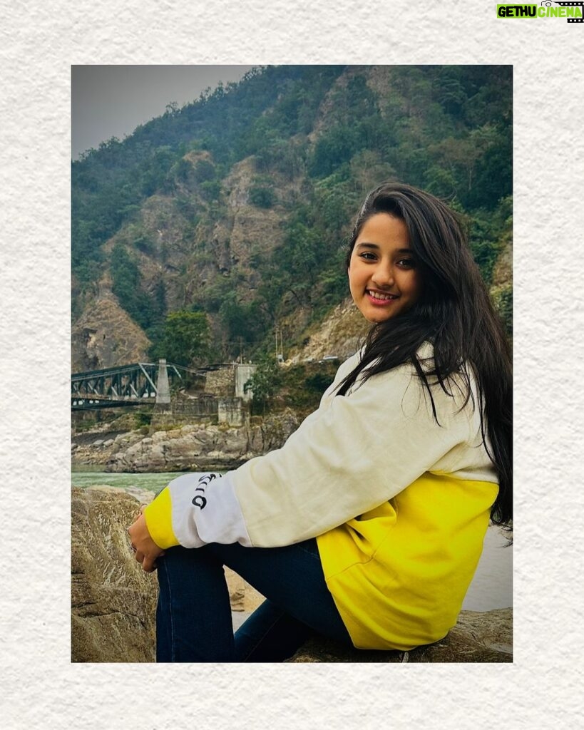 Aurra Bhatnagar Badoni Instagram - 🤍✨💛 Stay soft it looks beautiful on you 🤍✨💛 Shivpuri - Rishikesh