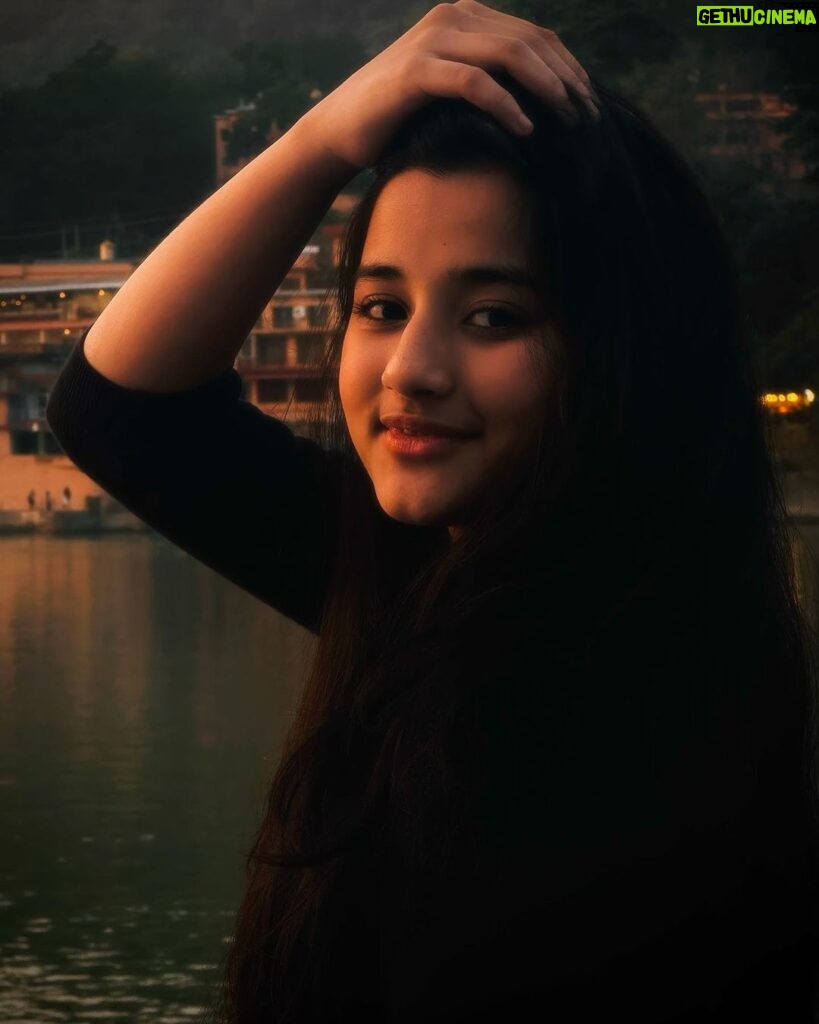 Aurra Bhatnagar Badoni Instagram - Wildly dreaming ☁🌙✨ 📸: @deeptibhatnagarbadoni / @lovealchemi Rishikesh ऋषिकेश