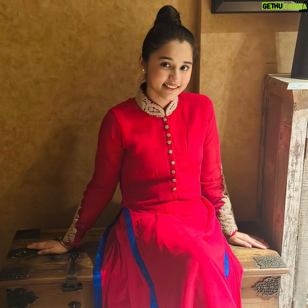 Aurra Bhatnagar Badoni Instagram - 💖🤍✨Being happy never goes out of style 💖🤍✨📸 @deeptibhatnagarbadoni
