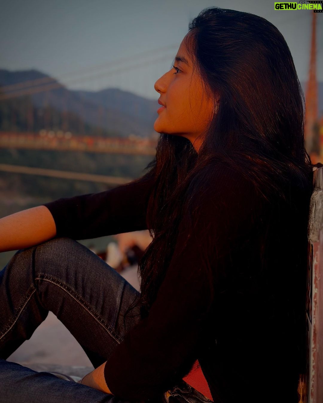 Aurra Bhatnagar Badoni Instagram - A picture 📸 worth a thousand sunlit moment ☀️✨ Ram Jhula, Rishikesh