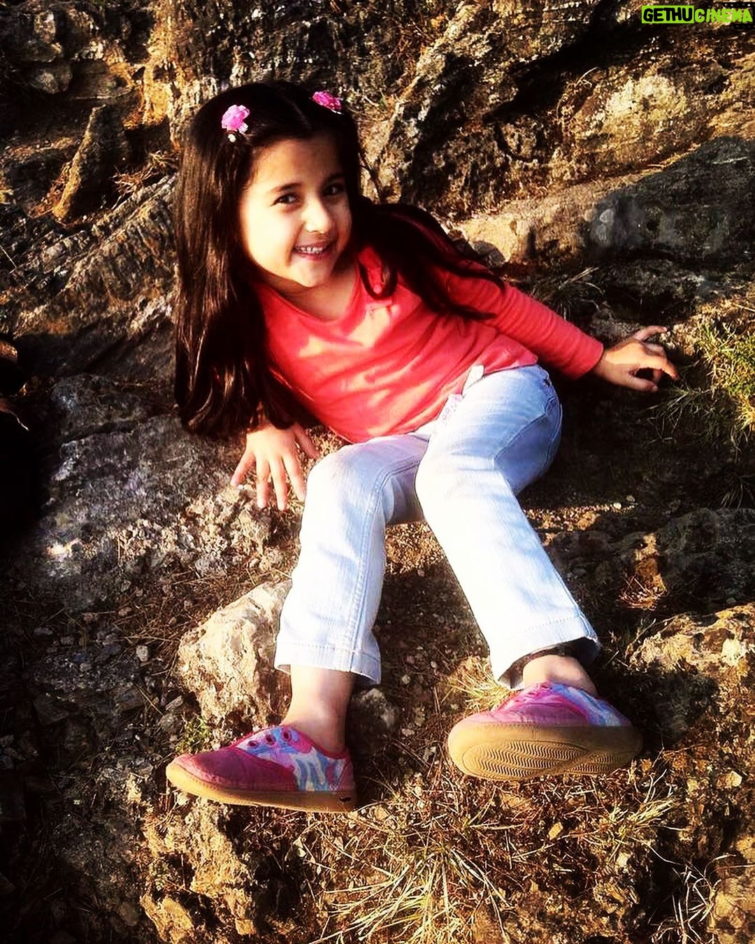 Aurra Bhatnagar Badoni Instagram - #throwback little me 😭✨🤍 It feels like it was just few seconds ago but it was 6 years back 😭 time flies so fast and travelling down the memory lane revokes feelings which can’t be described in words. 😭✨✨🥹 everyone says that u are so big now u we’re so small and I was like no I am the same but these photos, yaar I have grown really. life is short live it to the full. We only live once…. Missing Gracy big time 🐶 🥺 I just wanna hug her she was so small than n she is so big now 🥹