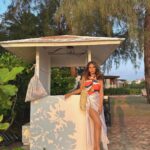 Avantika Hundal Instagram - Island girl vibes 🏝️🌞 Wearing @fancypantsofficial