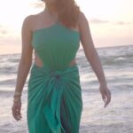 Avantika Hundal Instagram - Beach days <3 Wearing @tizzi.official Jewellery @upakarna