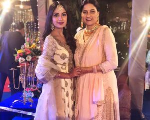 Avantika Hundal Instagram - Maa, You filled my days with rainbow lights,
Fairytales and sweet dream nights,
A kiss to wipe away my tears,
Gingerbread to ease my fears.
You gave the gift of life to me
And then in love, you set me free.
I thank you for your tender care,
For deep warm hugs and being there.
I hope that when you think of me
A part of you
You'll always see.

This year we’re gonna make it super special for you maa! Surprising my Mom with the newly launched Alicia Souza Amazon Pay Gift Card and handover the perfect gift- The gift of Choice.

This Mother’s Day you can also get your hands on the new and beautiful Alicia Souza-designed Amazon Pay e-Gift Card. All you have to do is tell us the most inspirational story with your mother in the comment section below and stand a chance to win a gift card worth INR 1,000/-. 2 Lucky winners will be announced on 13th May at 5pm. So hurry, write to impress, and share your memories with us, Win and surprise your Mom with the customized Alicia Souza Amazon Pay Gift Card!

Stay tuned!

#HappyMothersDay #GiftOfChoice #Collab